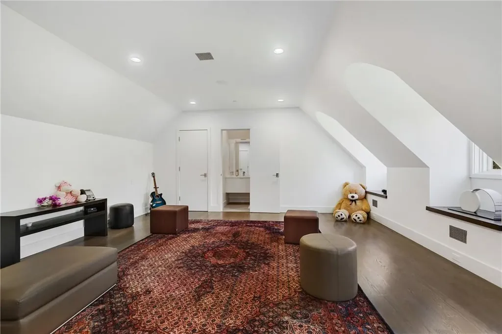 40 Hampton Road Scarsdale NY 10583