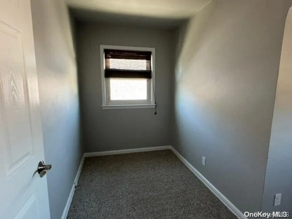 813 E Walnut Street Long Beach NY 11561