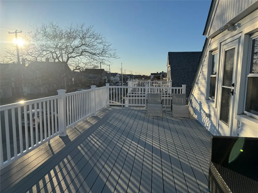 813 E Walnut Street Long Beach NY 11561