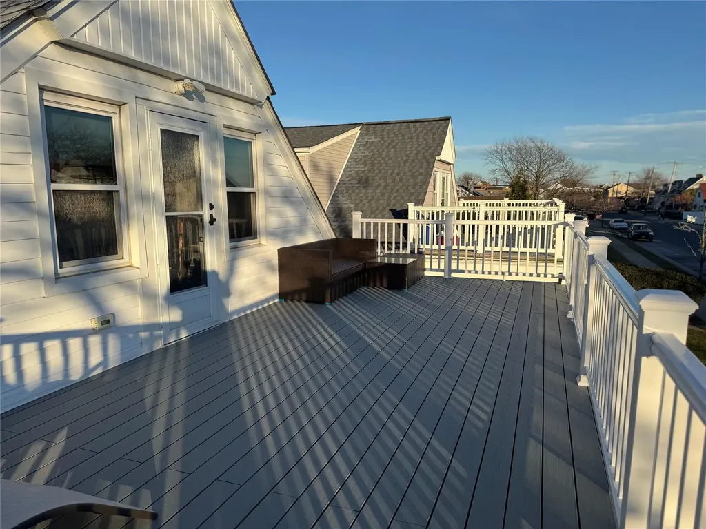 813 E Walnut Street Long Beach NY 11561