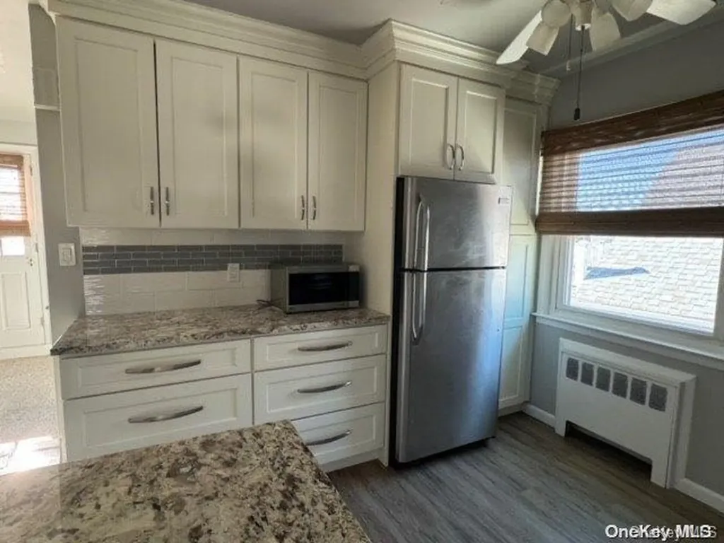 813 E Walnut Street Long Beach NY 11561