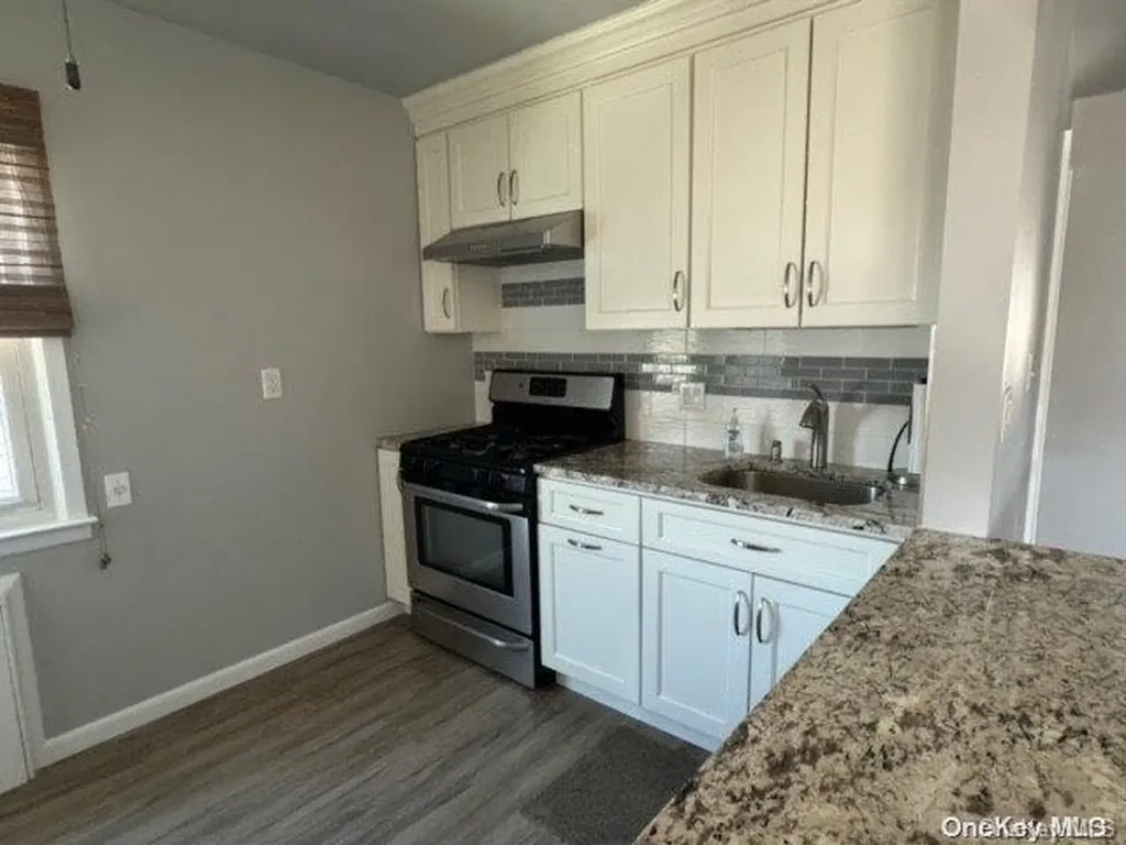 813 E Walnut Street Long Beach NY 11561