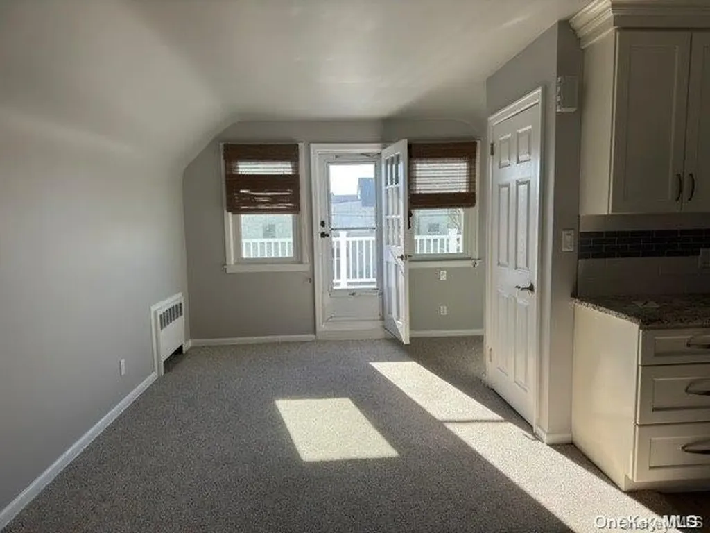 813 E Walnut Street Long Beach NY 11561
