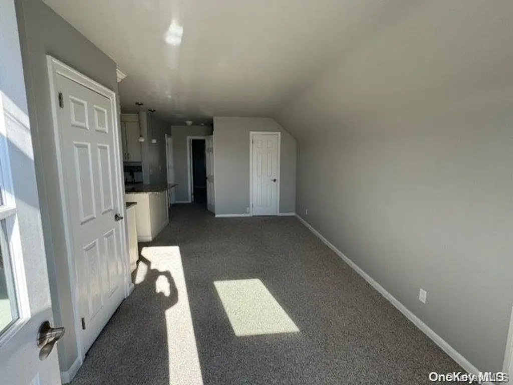 813 E Walnut Street Long Beach NY 11561