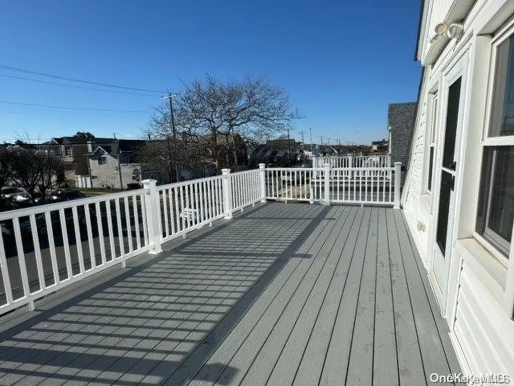 813 E Walnut Street Long Beach NY 11561
