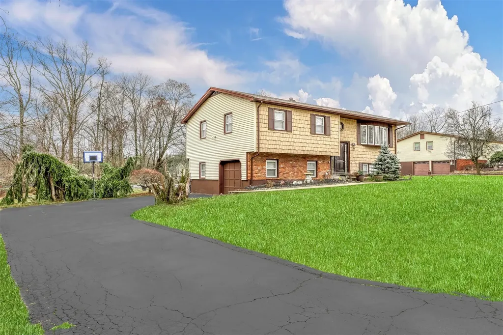 9 Ackerman Avenue Airmont NY 10901