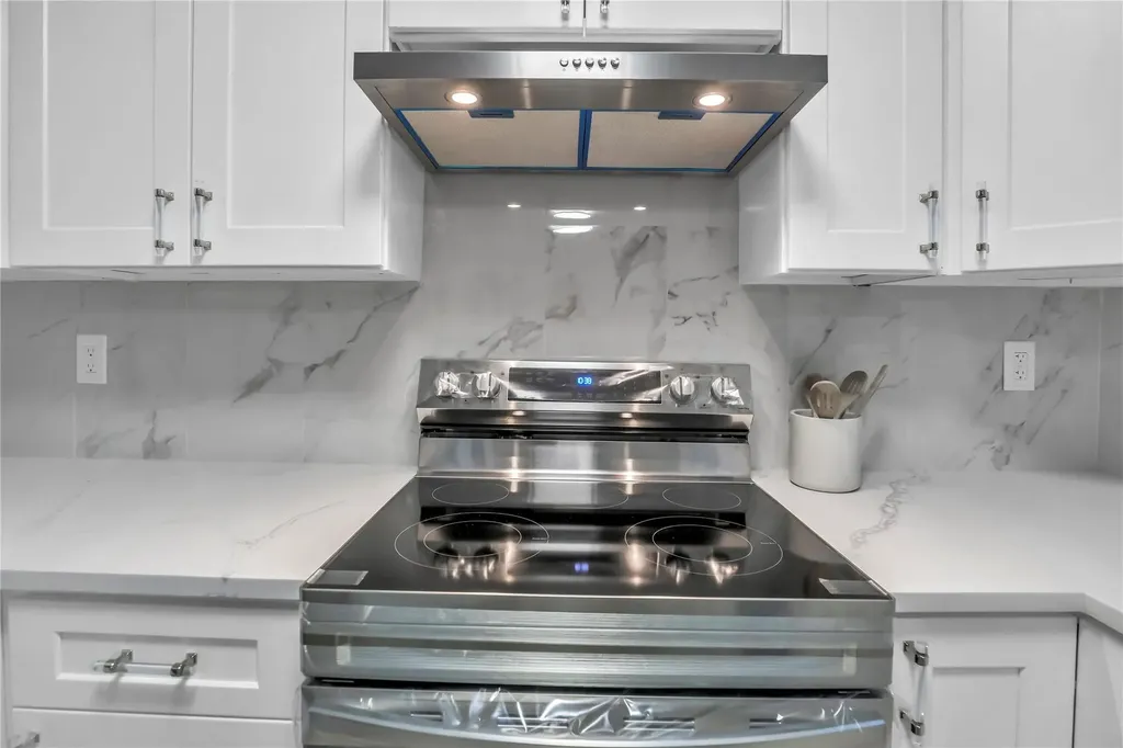 18 Mapleshade Lane Stony Brook NY 11790