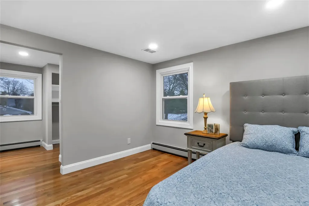 18 Mapleshade Lane Stony Brook NY 11790