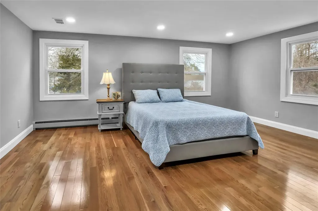 18 Mapleshade Lane Stony Brook NY 11790