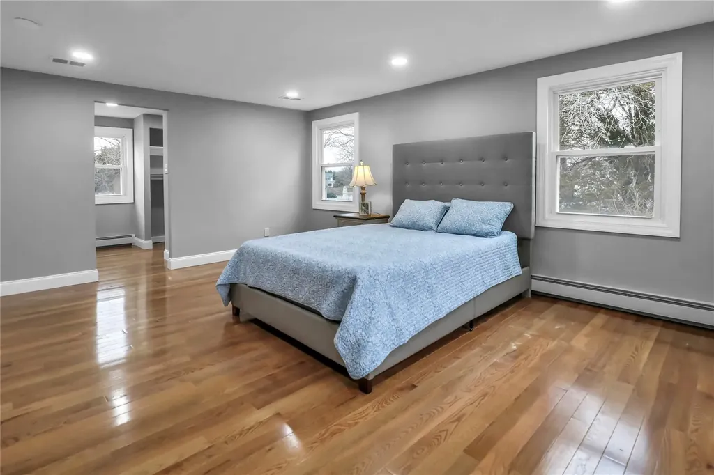 18 Mapleshade Lane Stony Brook NY 11790