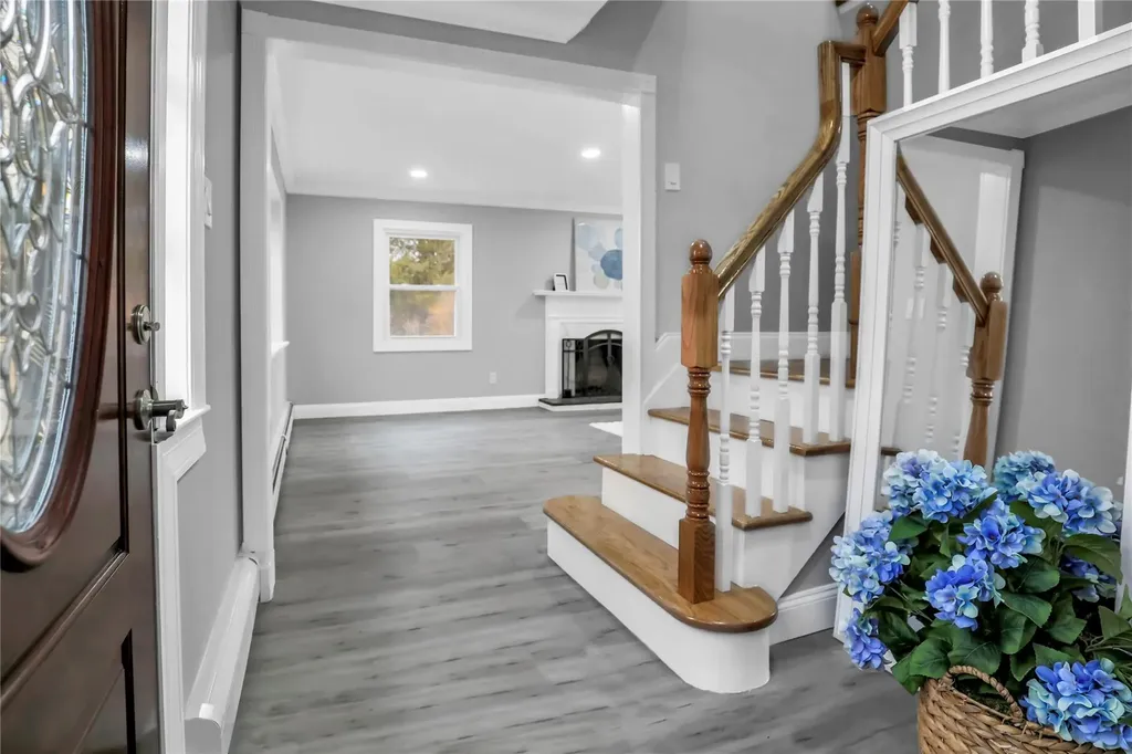 18 Mapleshade Lane Stony Brook NY 11790