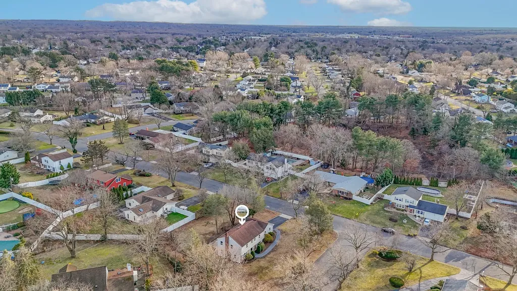 18 Mapleshade Lane Stony Brook NY 11790