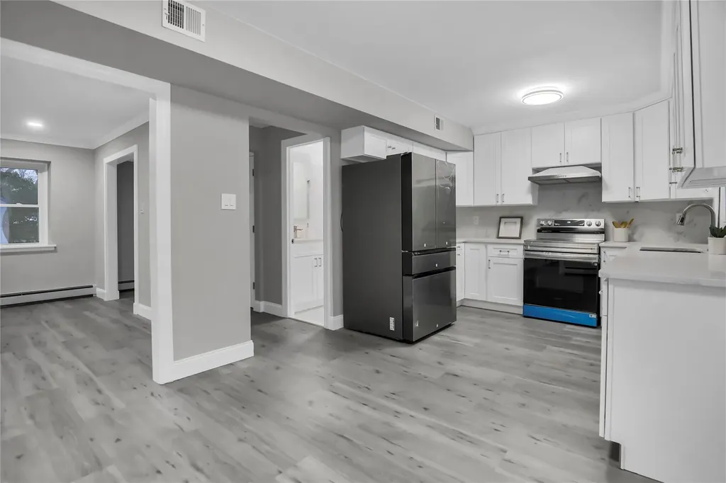 18 Mapleshade Lane Stony Brook NY 11790