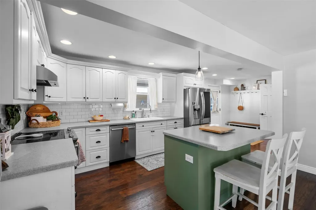 6 Ash Avenue New Windsor NY 12553