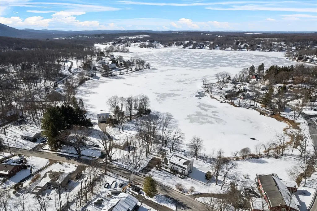 6 Ash Avenue New Windsor NY 12553