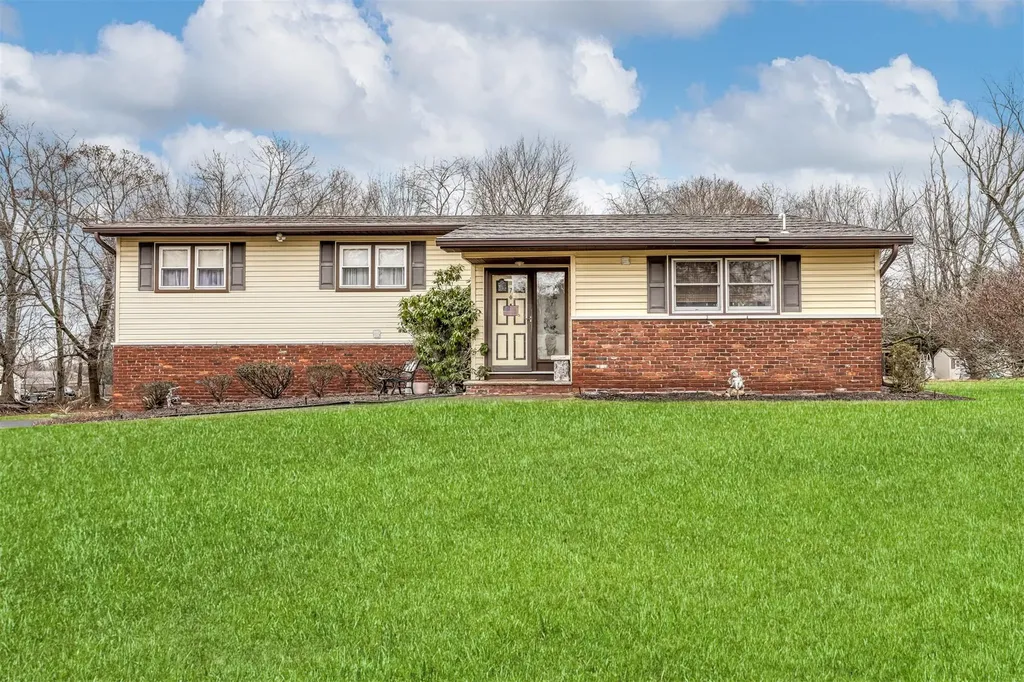7 Ackerman Avenue Airmont NY 10901