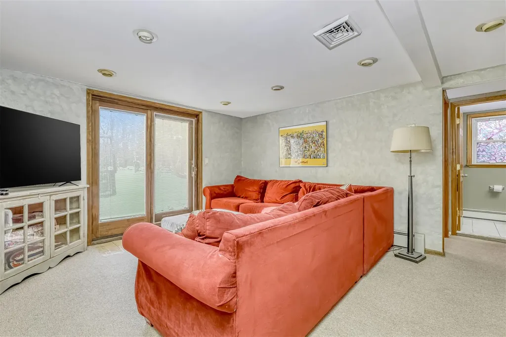 7 Ackerman Avenue Airmont NY 10901