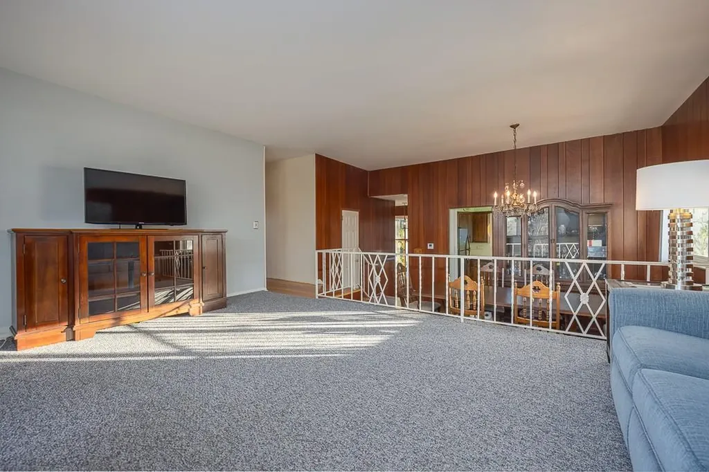 69 Silver Birch Lane Pearl River NY 10965