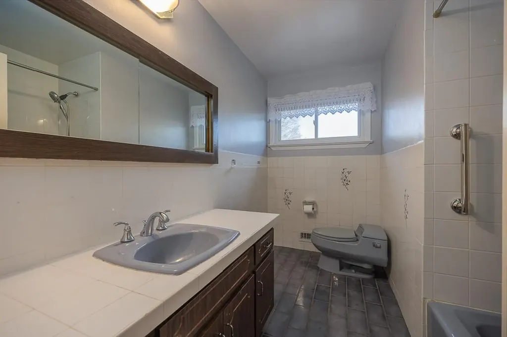69 Silver Birch Lane Pearl River NY 10965
