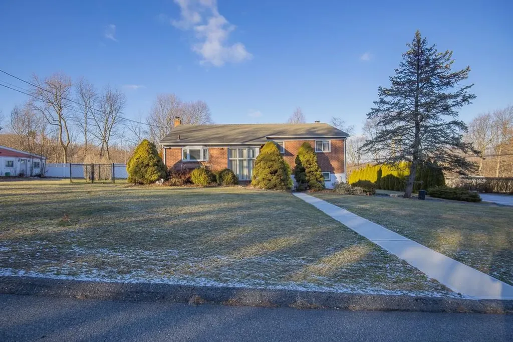 69 Silver Birch Lane Pearl River NY 10965