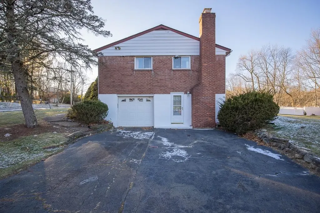 69 Silver Birch Lane Pearl River NY 10965
