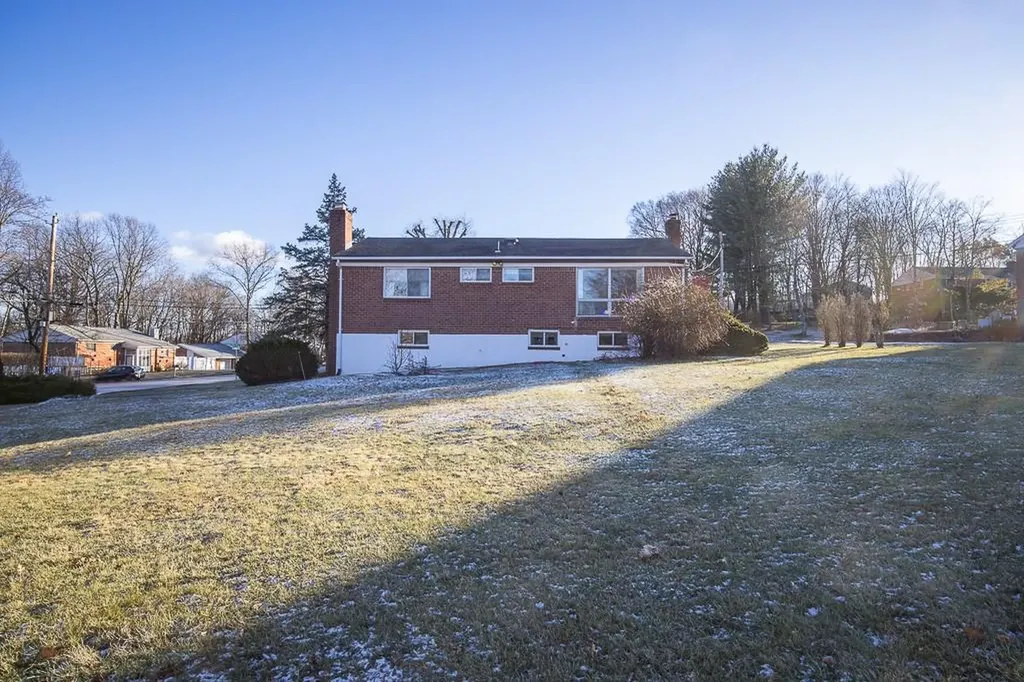 69 Silver Birch Lane Pearl River NY 10965