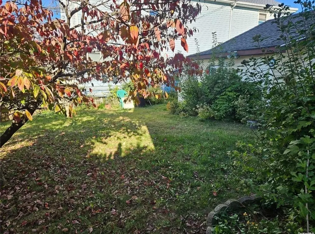 27 Cedar Road Inwood NY 11096