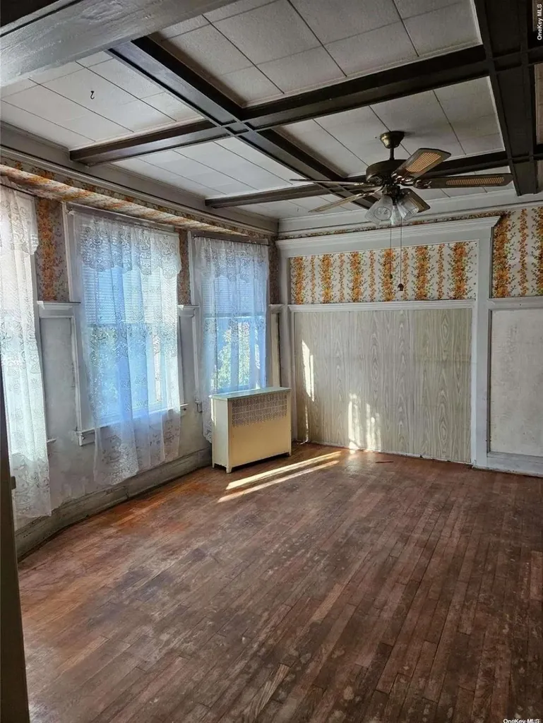 27 Cedar Road Inwood NY 11096