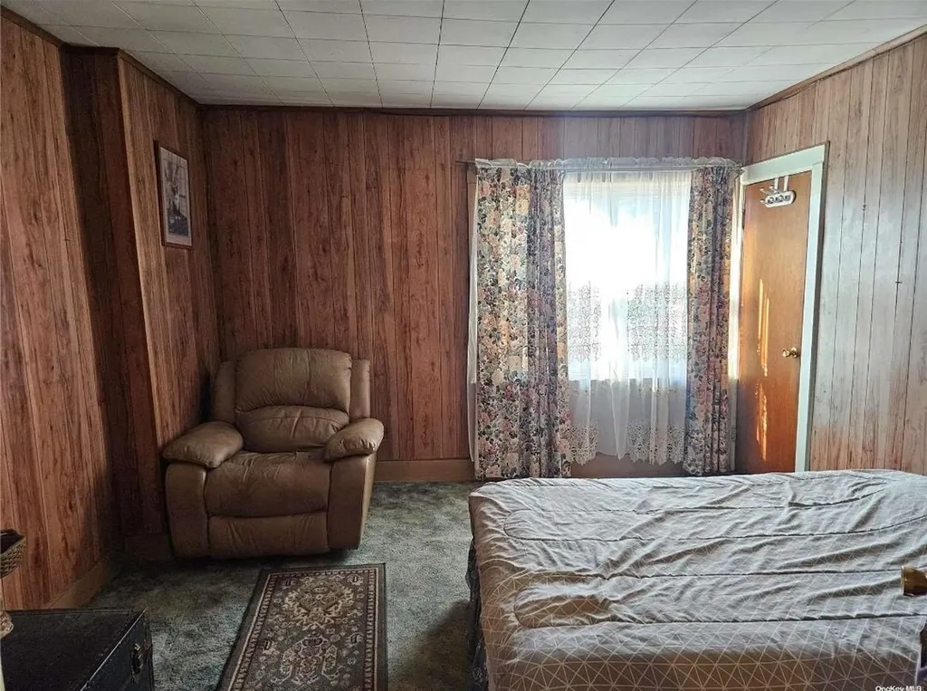27 Cedar Road Inwood NY 11096