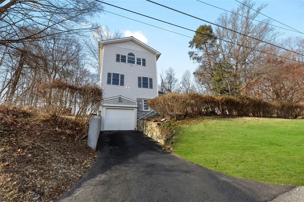 13 Hemlock Drive Mahopac NY 10541