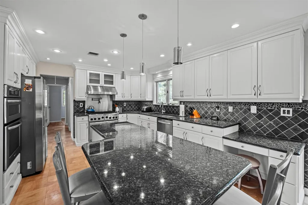 31 Waters Edge Congers NY 10920
