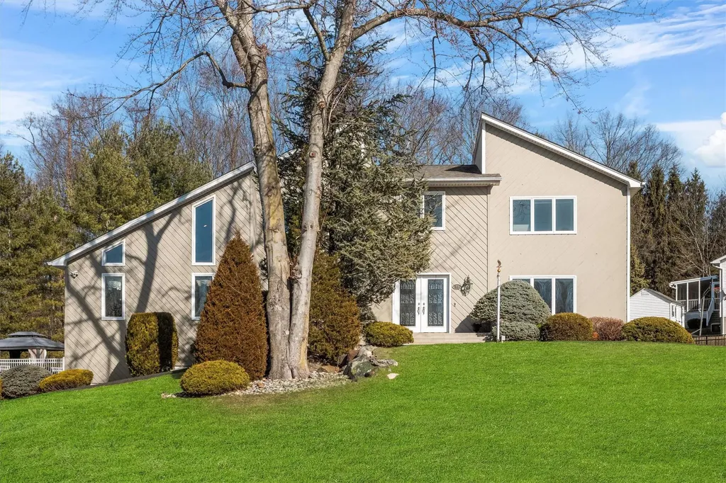 31 Waters Edge Congers NY 10920