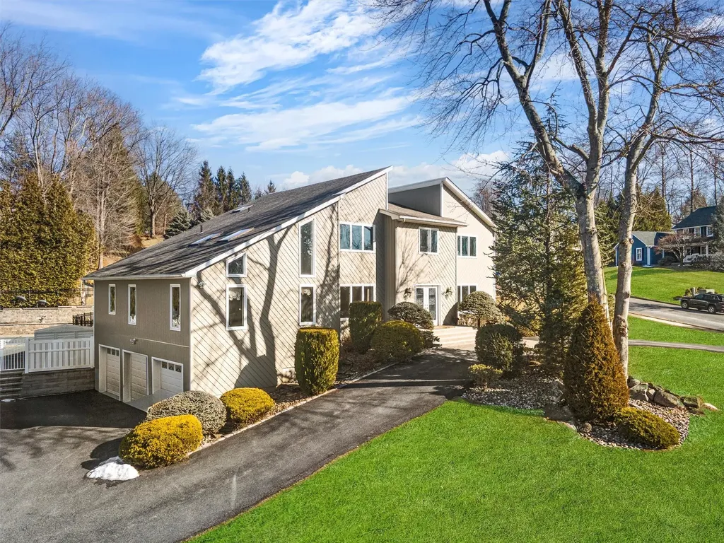 31 Waters Edge Congers NY 10920