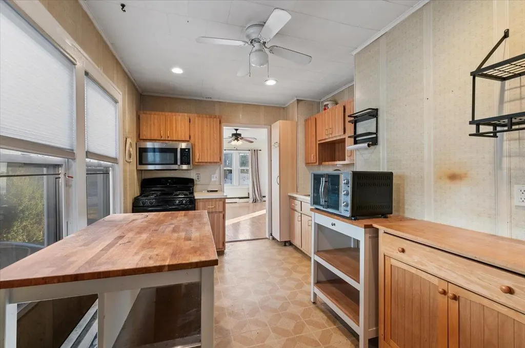 15 E Cedar Street Massapequa NY 11758