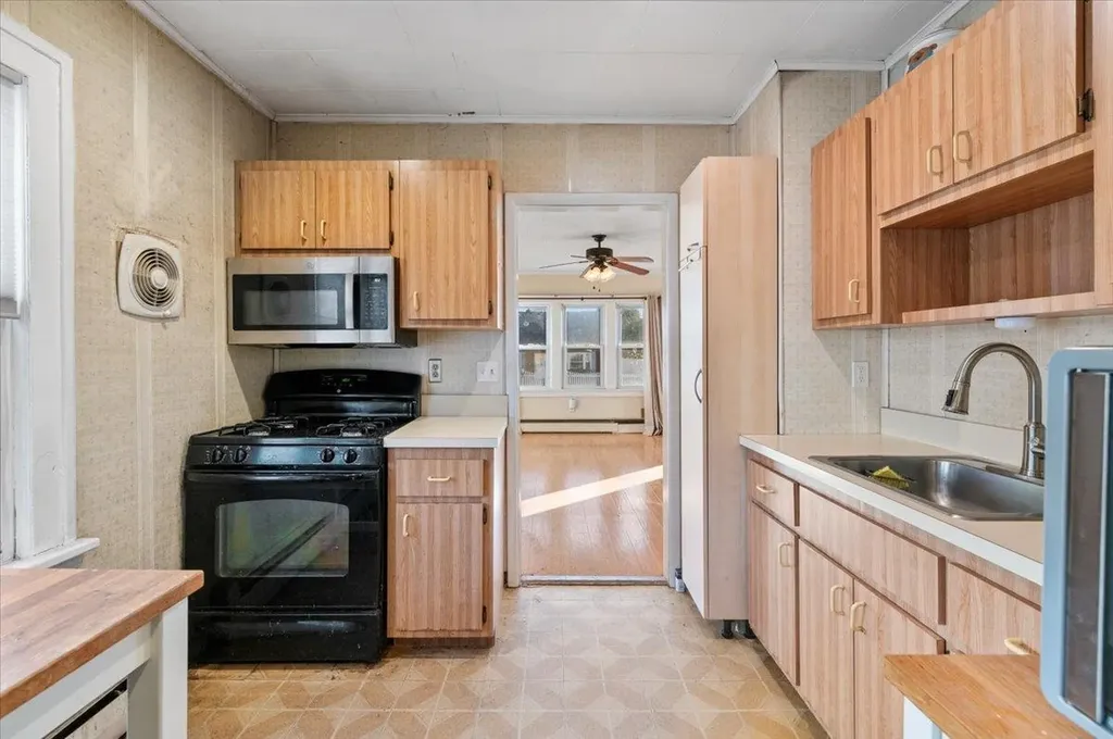 15 E Cedar Street Massapequa NY 11758