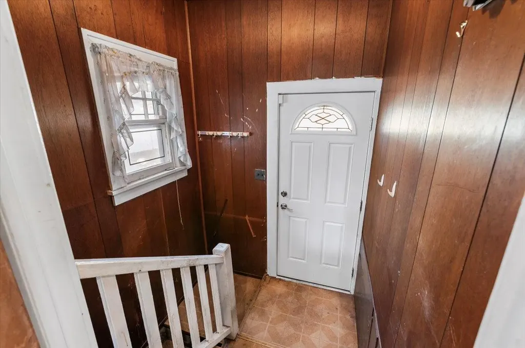 15 E Cedar Street Massapequa NY 11758