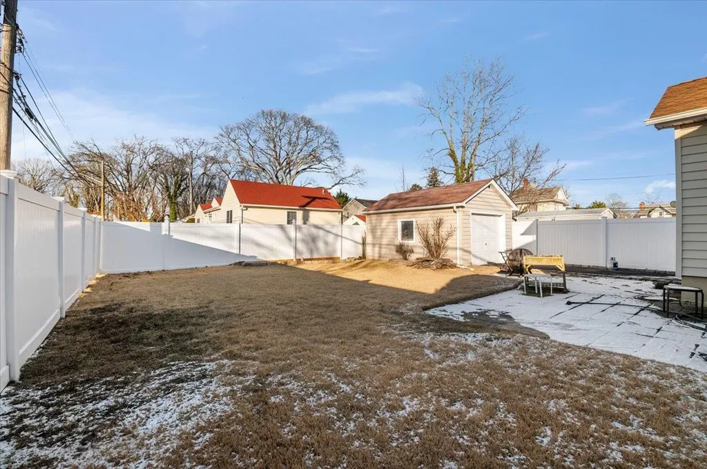 15 E Cedar Street Massapequa NY 11758
