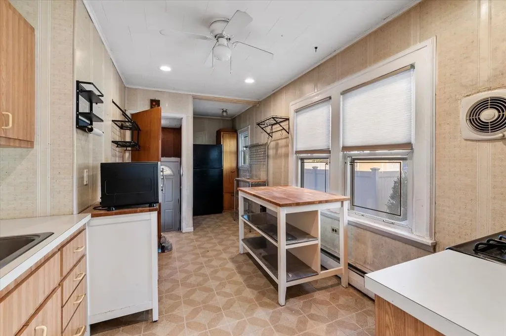15 E Cedar Street Massapequa NY 11758