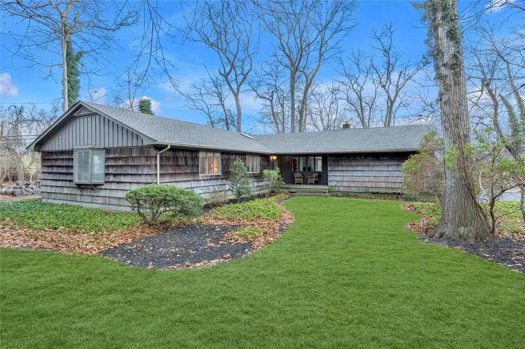 12 Red Oak Road Saint James NY 11780