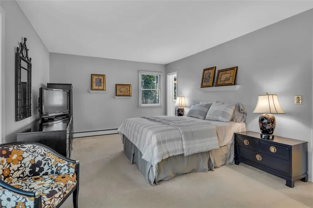 12 Red Oak Road Saint James NY 11780