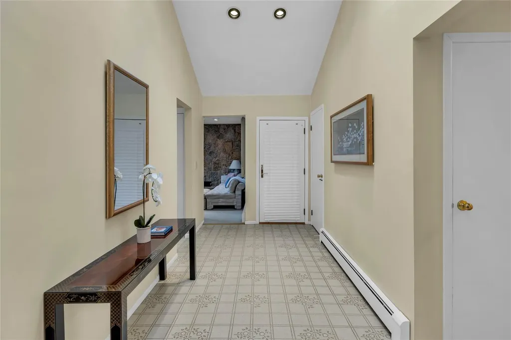 12 Red Oak Road Saint James NY 11780