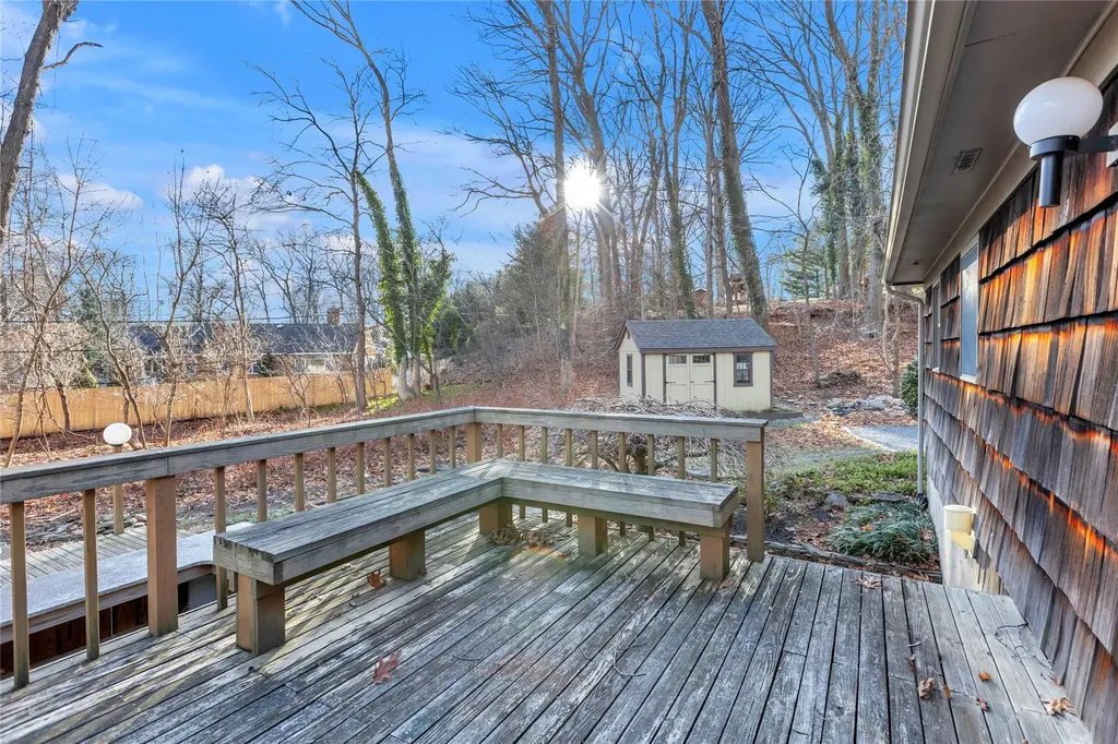 12 Red Oak Road Saint James NY 11780