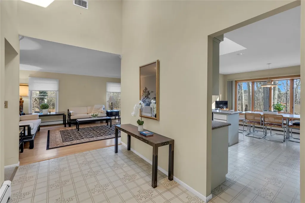 12 Red Oak Road Saint James NY 11780