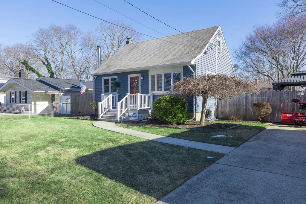 27 Terry Drive Mastic NY 11950