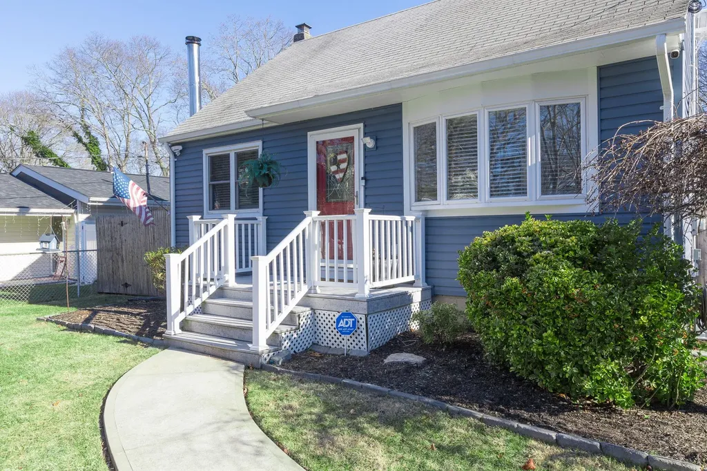 27 Terry Drive Mastic NY 11950