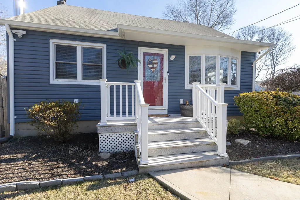 27 Terry Drive Mastic NY 11950