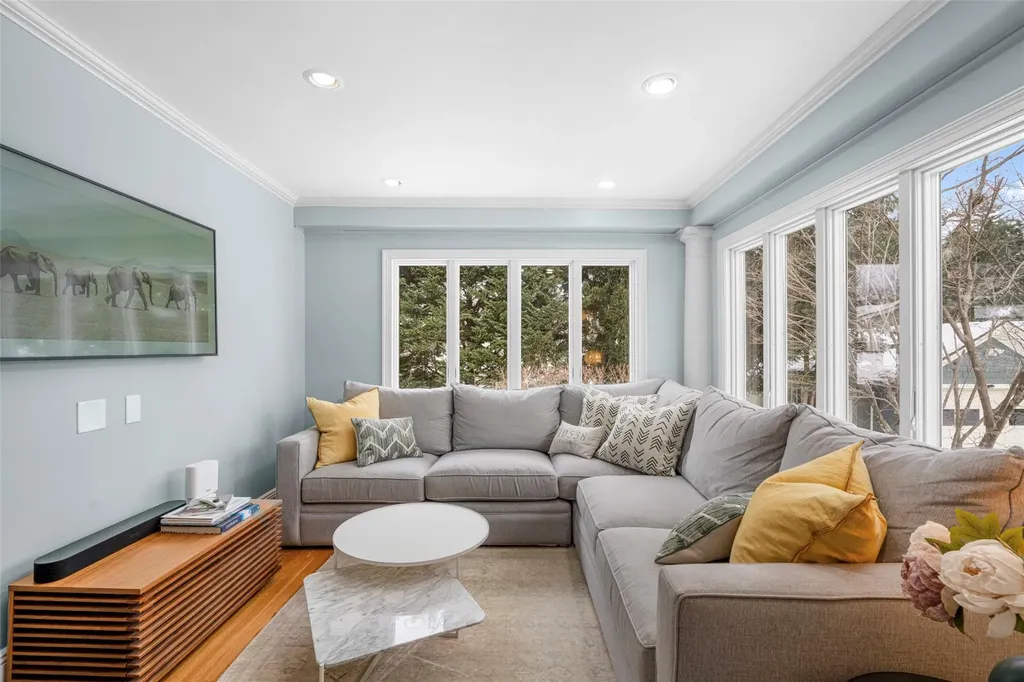 7 Thompson Place Larchmont NY 10538