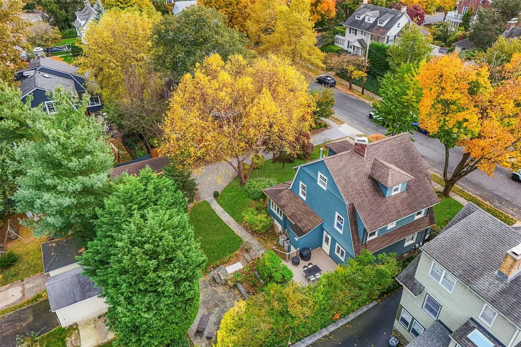 7 Thompson Place Larchmont NY 10538