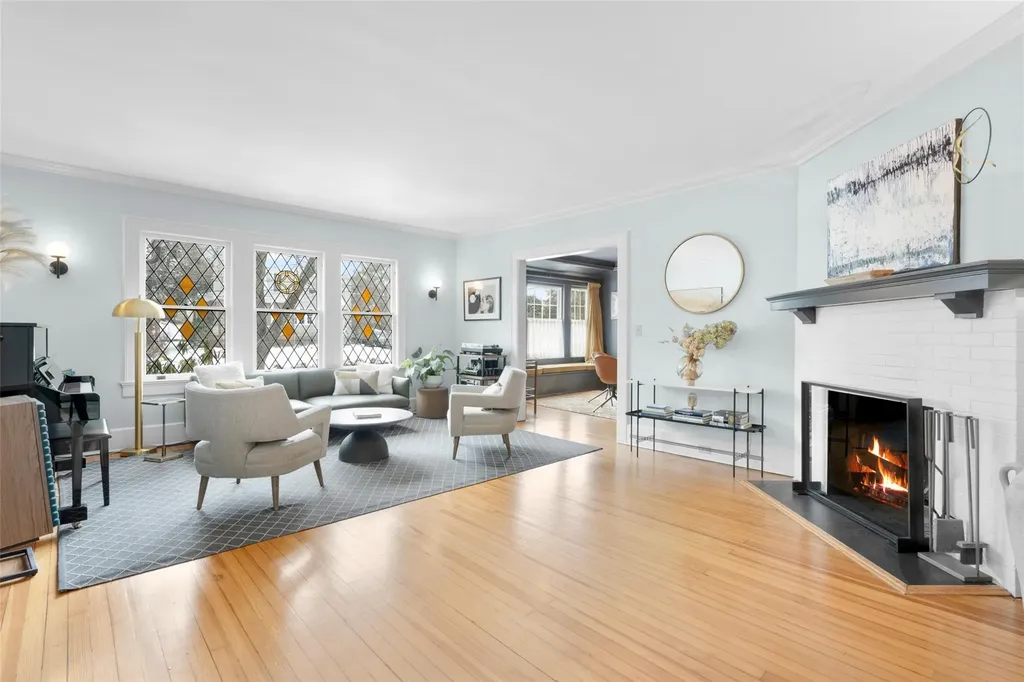 7 Thompson Place Larchmont NY 10538