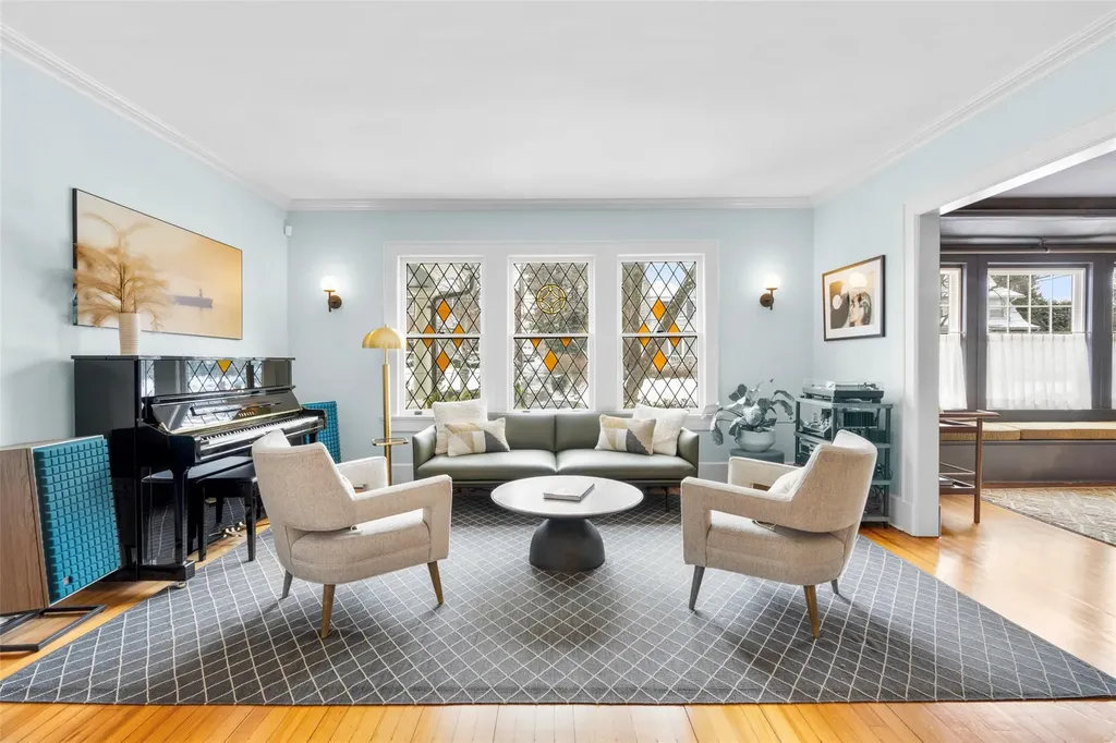 7 Thompson Place Larchmont NY 10538